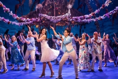 Company of the National Tour Jimmy Buffett’s "Escape to Margaritaville" (Photo: Matthew Murphy)